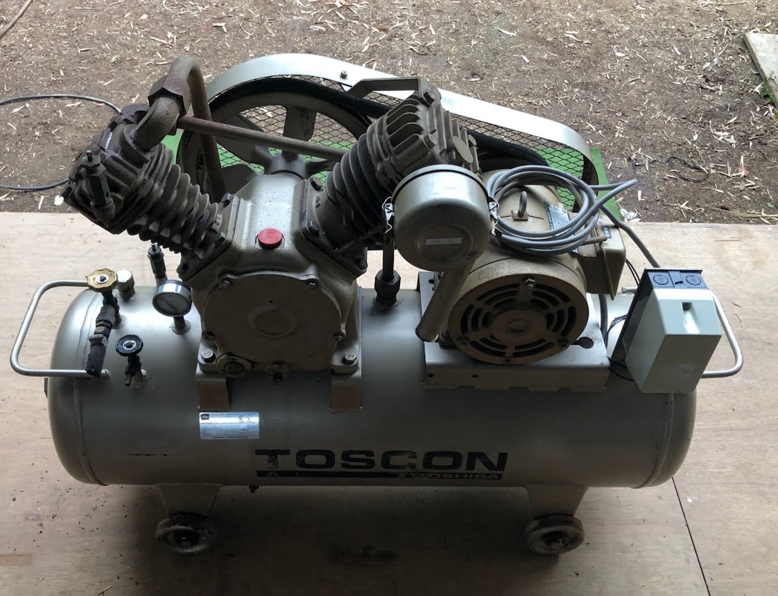 東芝 TOSCON 小型エアコンプレッサ 3.7kW 5馬力 三相200V SP106-37T10 タンク容量125L。_画像2