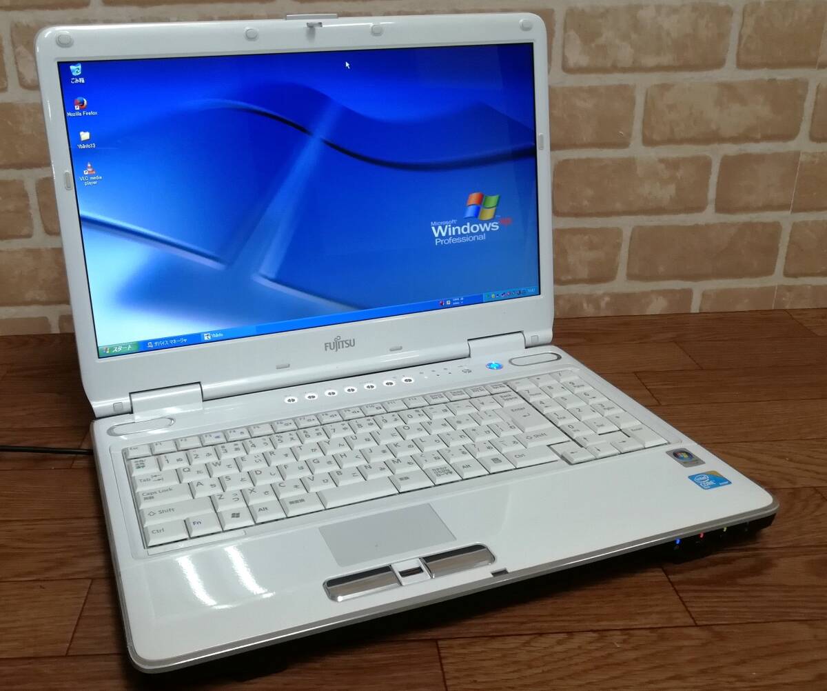 <511H100>FMV-BIBLO NF/D70(Core2-P8700/4GB/320GB/DVD мульти- /wifi/Windows XP Professional SP3 32bit)