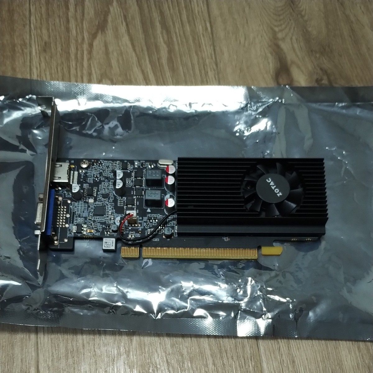 【ラスト１台】ZOTAC NVIDIA GeForce GT 1030 2GB GDDR5 グラフィックボード