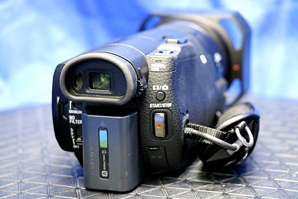 SONY/ソニー デジタル4K ビデオカメラレコーダー ★ハンディカム FDR-AX100 /50688Yの画像3