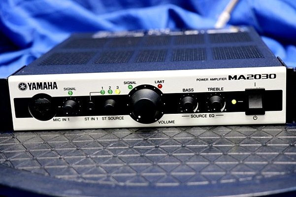 YAMAHA POWER AMPLIFIER　パワーアンプリファイアー パワーアンプ MA2030　ヤマハ　50698Y_画像2