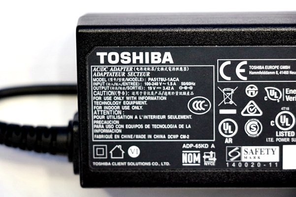 7個入荷　東芝/純正ACアダプター ◆PA5178U-1ACA/19V 3.42A/外径約5.5mm 内径約2.5mm◆ 東芝AC19V61Y_画像2