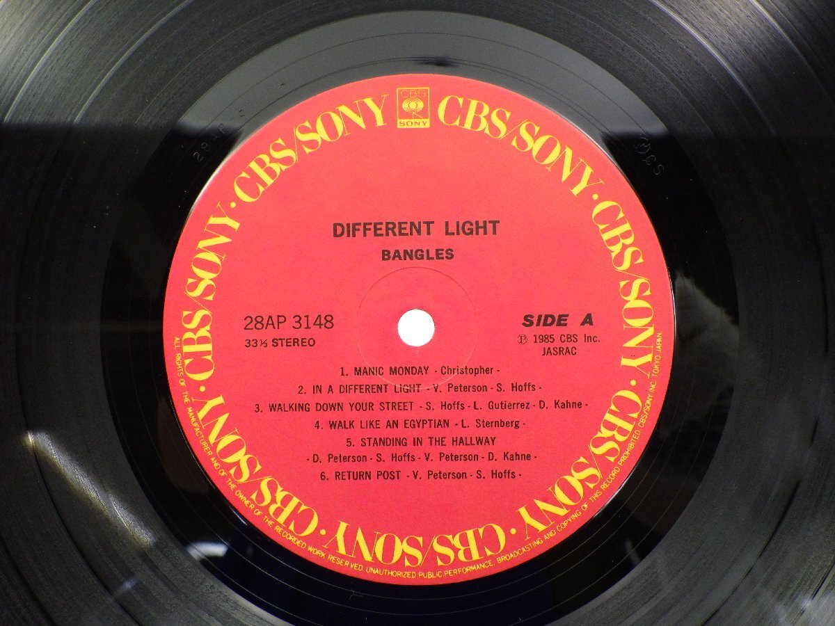 Bangles(バングルス)「Different Light(シルバー・スクリーンの妖精)」LP（12インチ）/CBS/SONY(28AP 3148)/ポップス_画像2