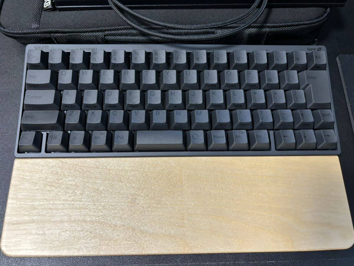 HHKB Professional HYBRID Type-S 日本語配列／墨& 吸振マット(貼付済) & リストレスト & キーボードルーフ& ケース & L字ケーブル 計6点_画像2