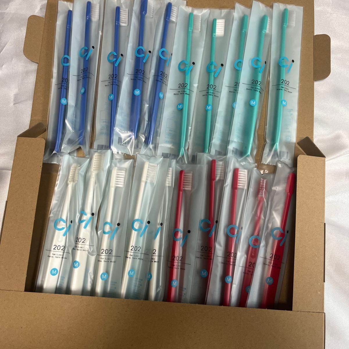 Ciメディカル 歯ブラシ ふつう Ciでベストセラーのお品です　日本製　25本【新品】早い者勝ち お得