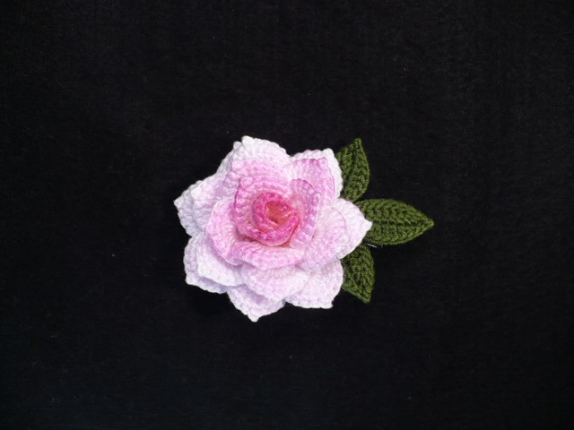 Handmade ◆ 巻きバラのワンポイントブローチ ◆ 2way ◆ チェリーピンク ◆ レース編み_画像5