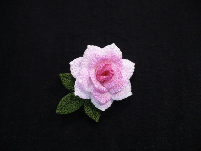 Handmade ◆ 巻きバラのワンポイントブローチ ◆ 2way ◆ チェリーピンク ◆ レース編み_画像9
