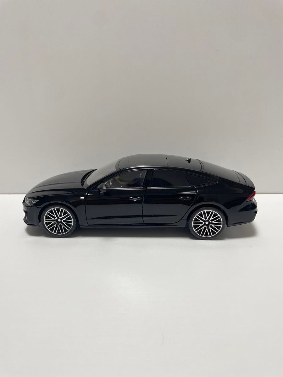 早い者勝ち 】アウディ A7 スポーツバック ミニカー 1/24 黒