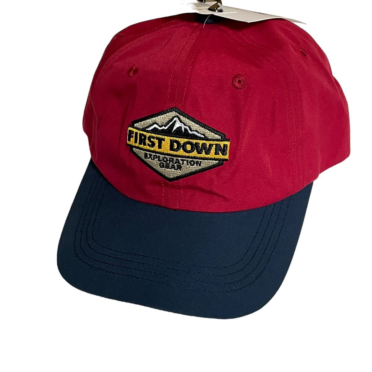 【新品】ファーストダウン　FIRST DOWN ロゴ　キャップ　赤　レッド　 帽子 CAP ベースボール　メッシュ