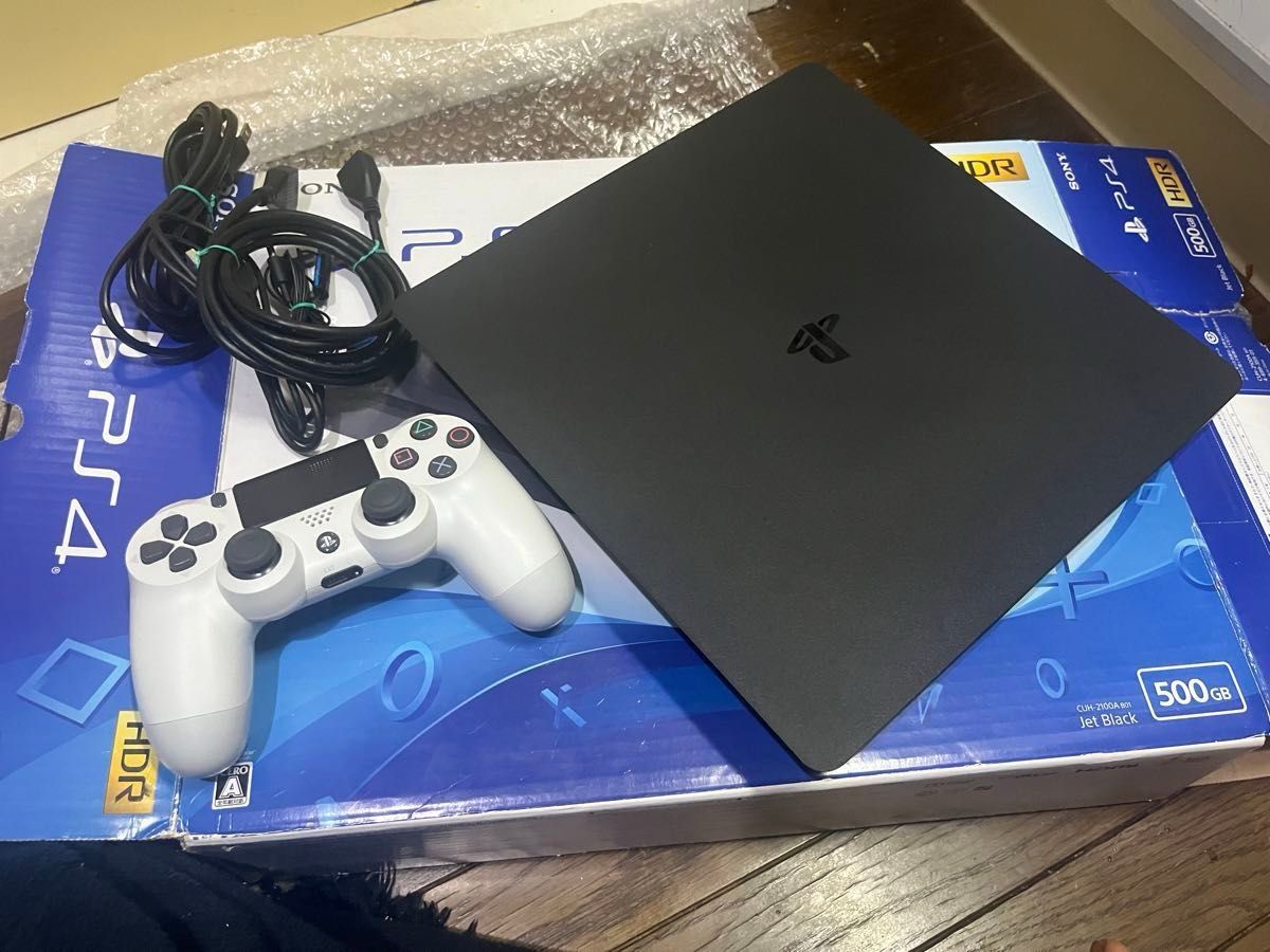 PlayStation 4 ジェット・ブラック 500GB (CUH-2200AB01)【 ソニー　付属品完備