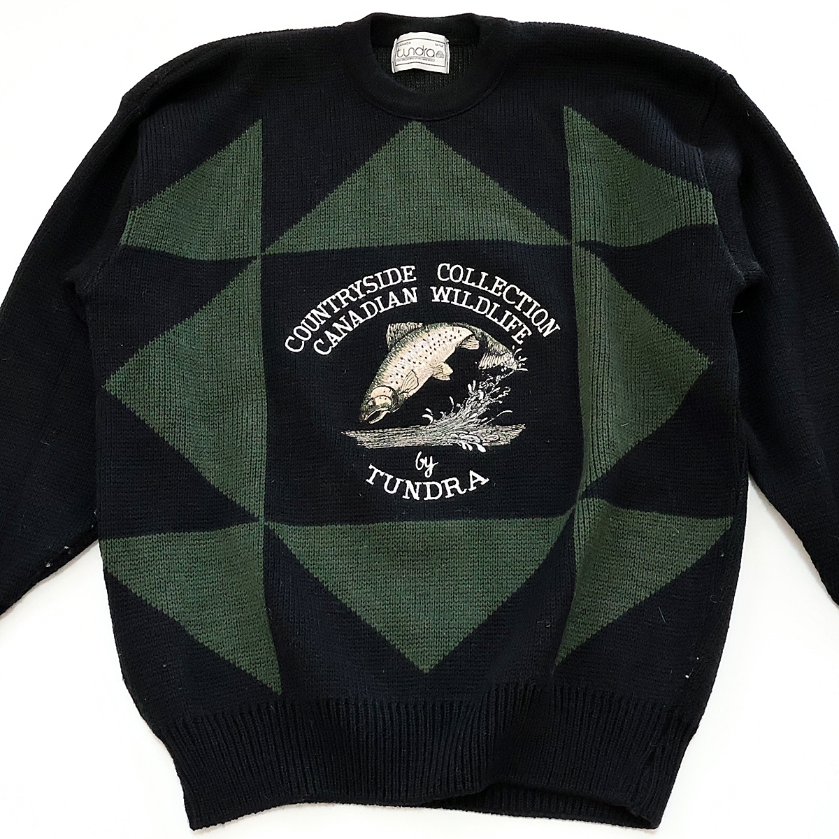 【Mサイズ】TUNDRA COUNTRYSIDE COLLECTION CANADIAN WILDLIFE ツンドラ ヴィンテージ ニット セーター 黒×緑系 魚 長袖 003FCZFI23の画像2