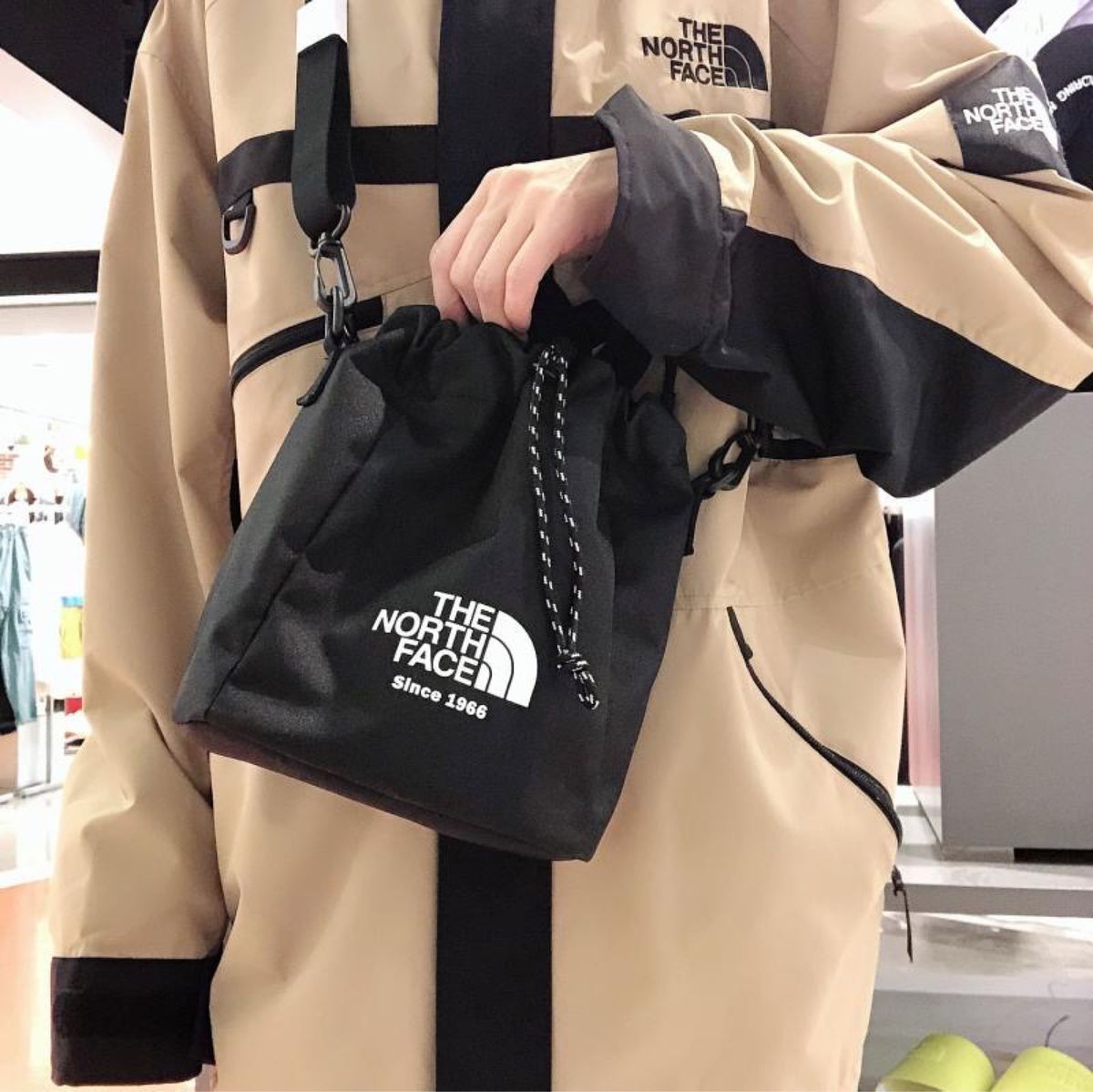 THE NORTH FACE ザノースフェイス 2WAY巾着ミニショルダーバッグ