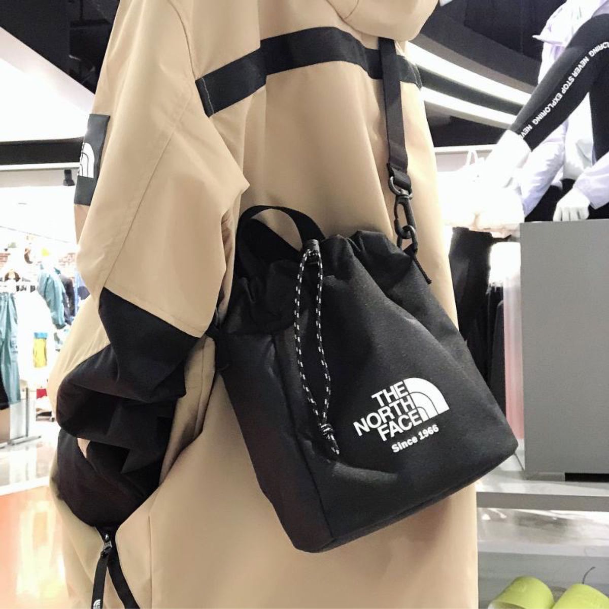 THE NORTH FACE ザノースフェイス 2WAY巾着ミニショルダーバッグ