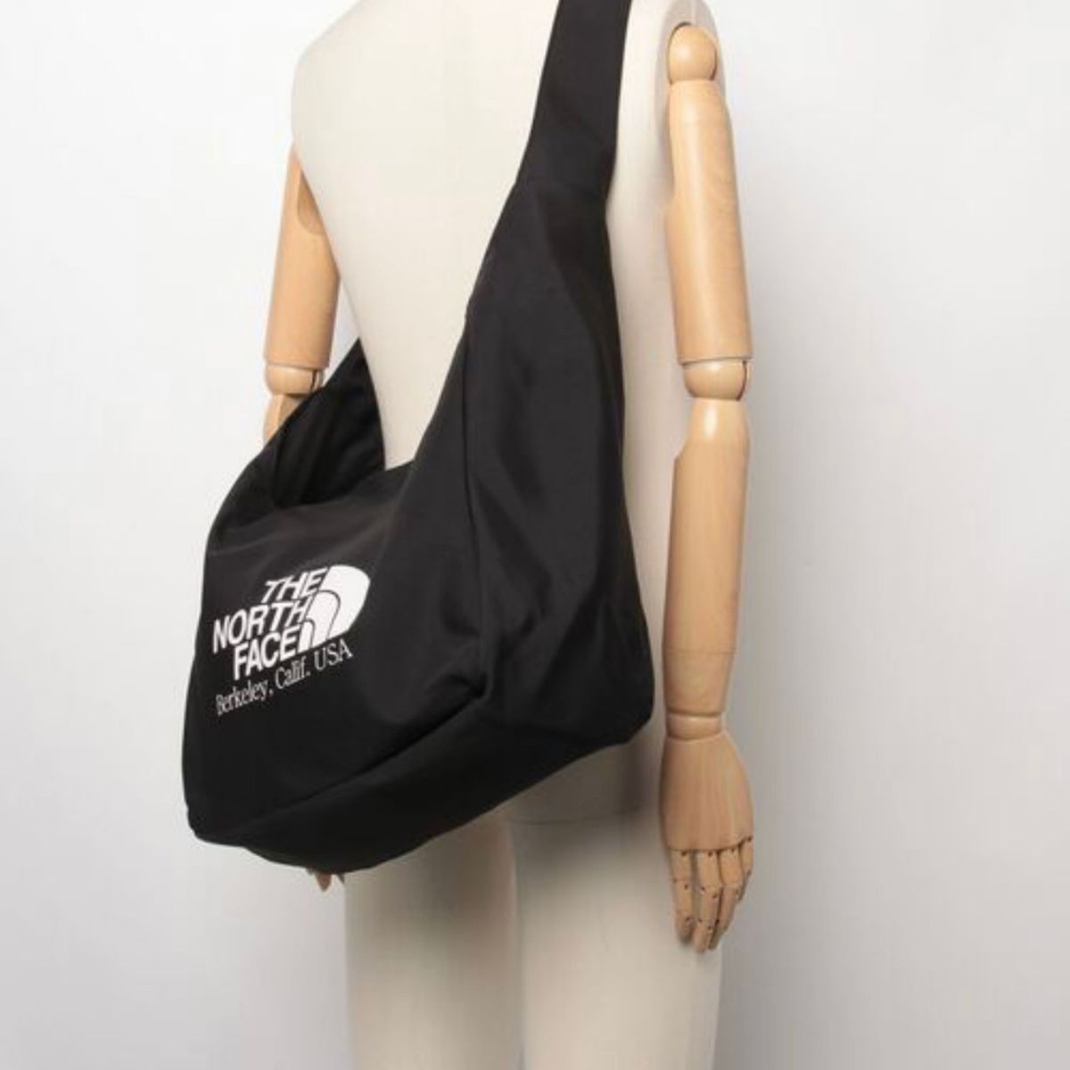 THE NORTH FACE ノースフェイス ビッグロゴショルダーバ BIG LOGO SHOULDER BAG