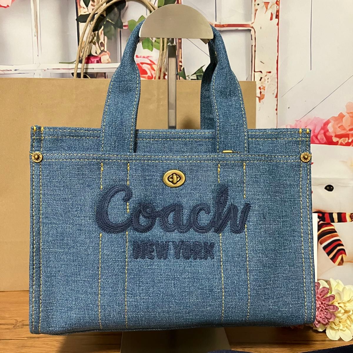 最新作】コーチ COACH カーゴトート 26スモール デニム 最新作】コーチ COACH カーゴトート 26スモール デニム