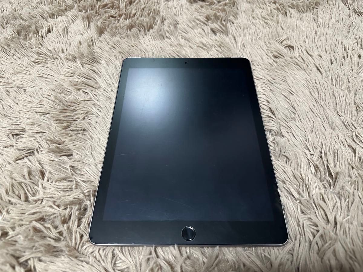 iPad 第5世代 32GB WiFi+Cellularモデル Apple スペースグレー