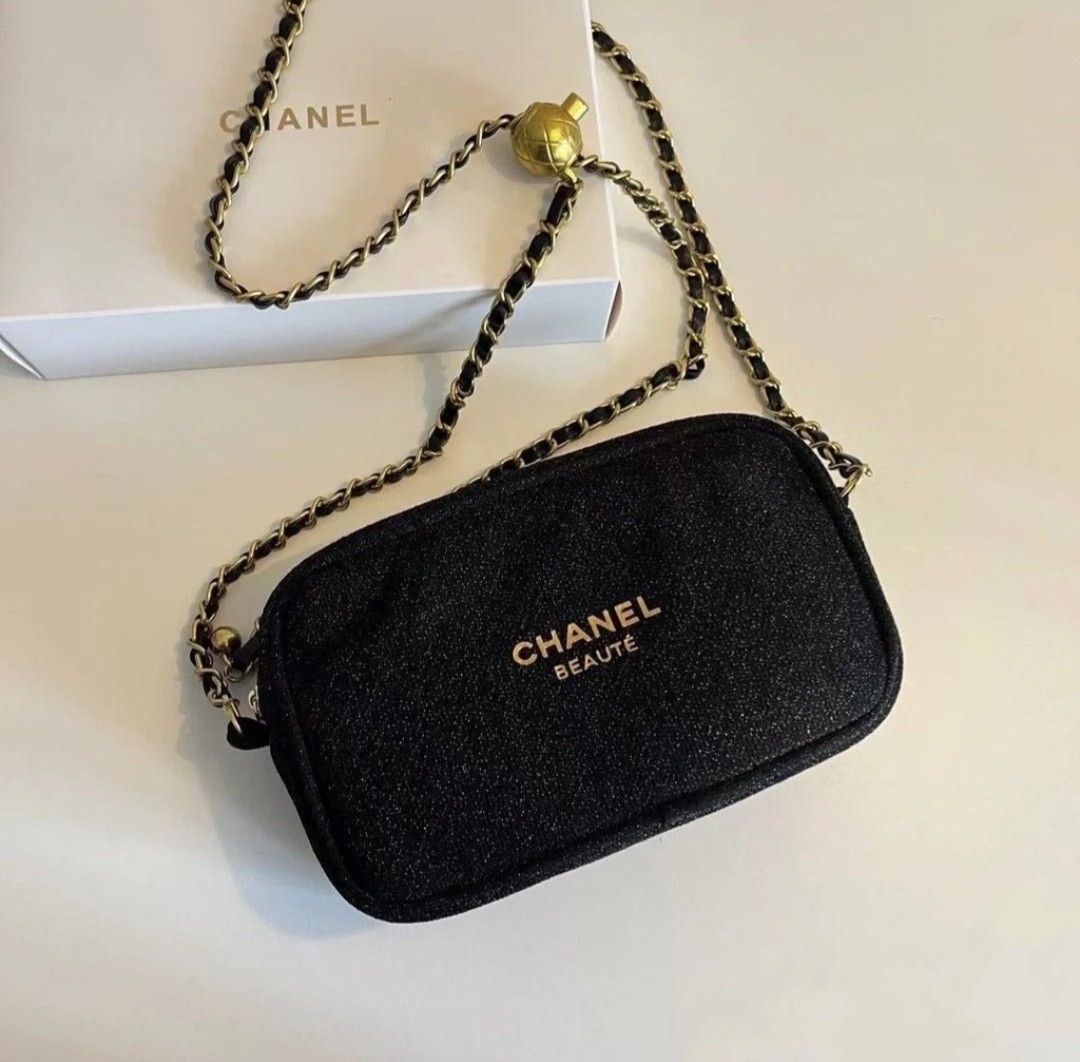 CHANEL ♡ノベルティポーチ♡チェーン付き♡ブラック バッグ CHANEL ♡ノベルティポーチ♡チェーン付き♡ブラック バッグ