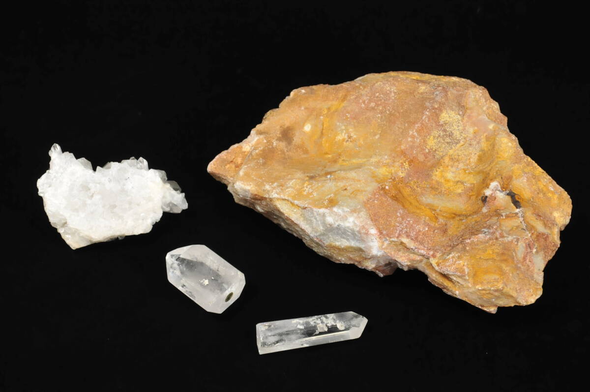 鉱石まとめ　水晶クラスター　ポイント等　（クラスター大：高さ17.5cm　横幅：25cm　重量3.0kg）　240416-7_画像2
