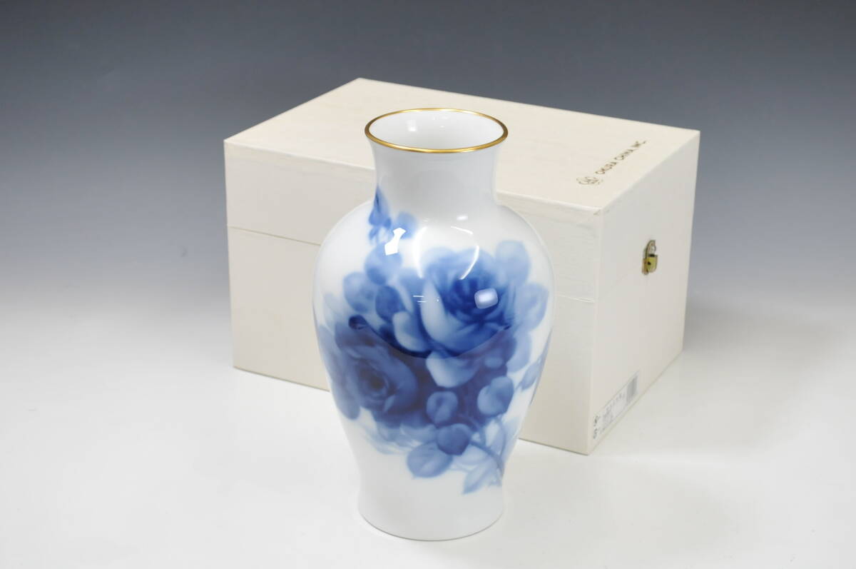 大倉陶園　ブルーローズ フラワーベース　高さ：28cm　専用箱　OKURA　①　●　花瓶　花生　0304051-1_画像1