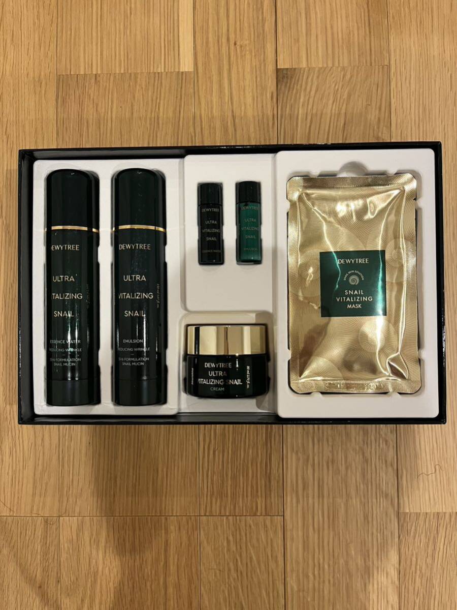 【新品未使用】ULTRA VITALIZING SNAIL SPECIAL GIFT SET /超バイタルライジングカタツムリ ギフトセット_画像2