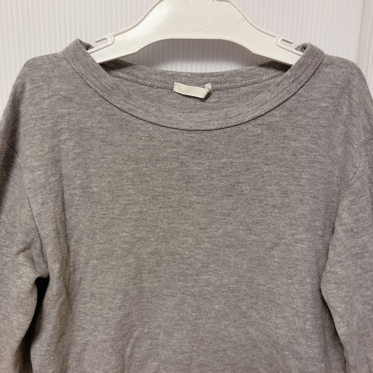 124【GU】Tシャツ 140 シンプル 無地 綿 レーヨン 長袖 カジュアル