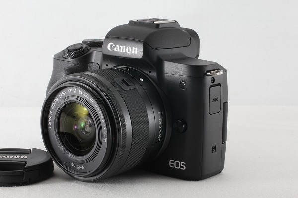 ◆新品同様◆キヤノン Canon EOS Kiss M EF-M 15-45 IS STM レンズキット ブラック ストラップ◇ME44539_きれいです！