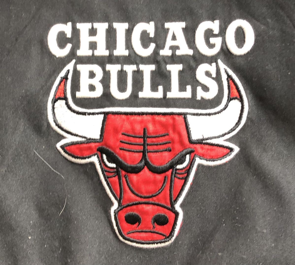 大きいサイズ ■ CARL BANKS G-Ⅲ カールバンクス ■ NBA CHICAGO BULLS シカゴ ブルズ ロゴ 刺繍 ナイロン ジャケット XL_画像5