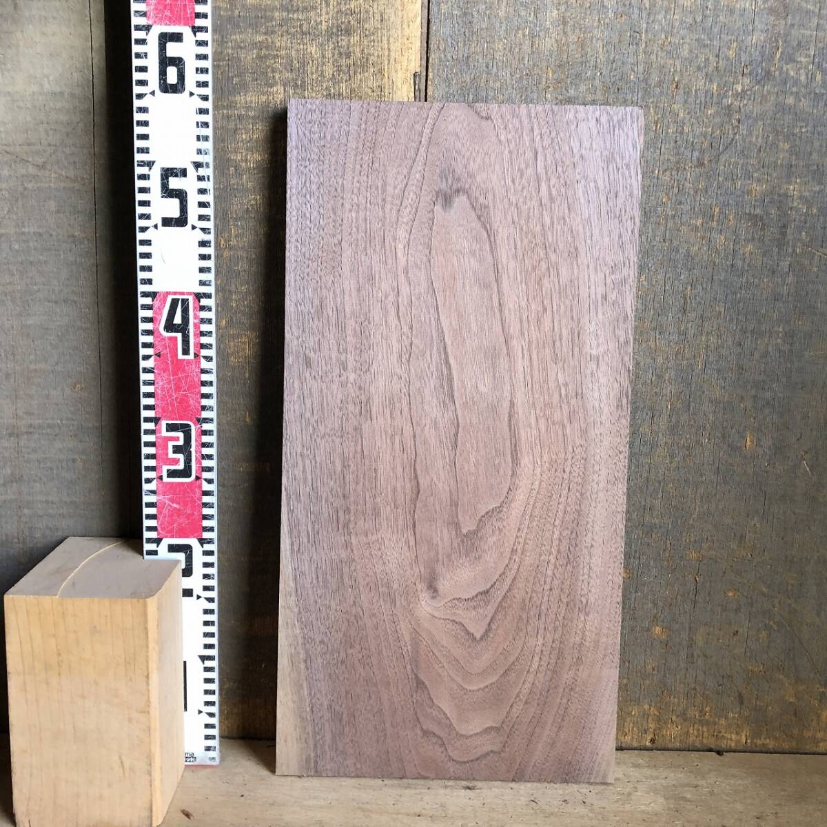 送料無料！【U134B】ウォルナット 553×280×18㎜ 板材 乾燥材 木工 DIY 材木 天然木 無垢材《銘木すずめや》_画像4