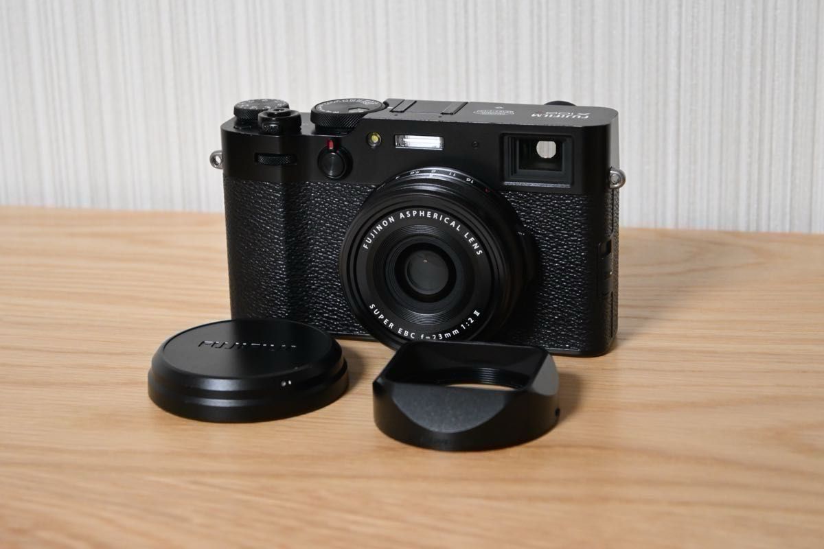 【美品】FUJIFILM X100V ブラック 富士フイルム  コンパクトデジタルカメラ（シャッター回数 4100回）