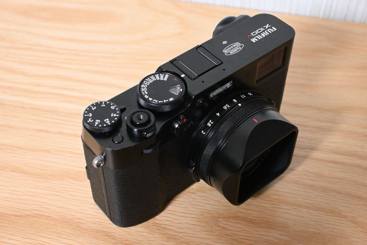 【美品】FUJIFILM X100V ブラック 富士フイルム  コンパクトデジタルカメラ（シャッター回数 4100回）