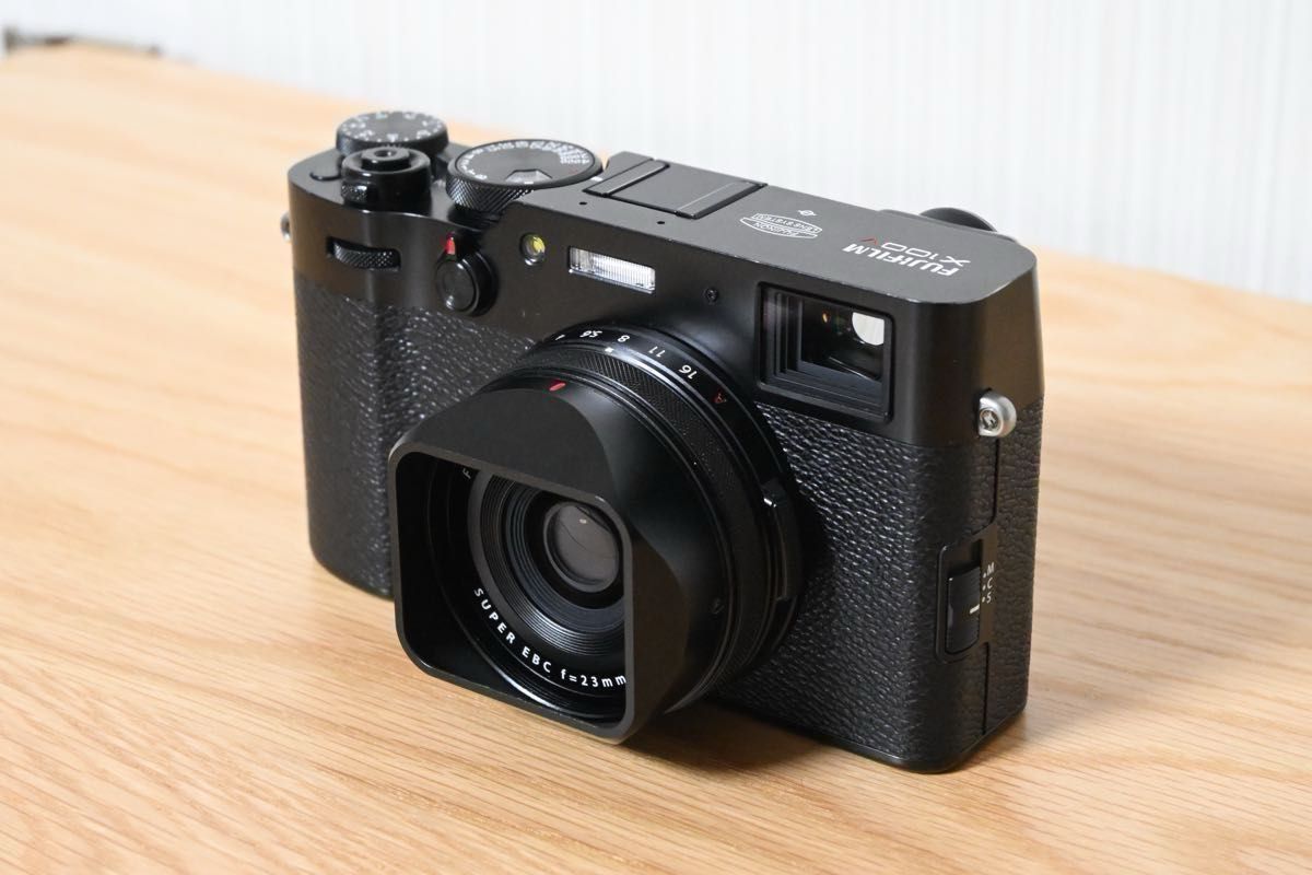 【美品】FUJIFILM X100V ブラック 富士フイルム  コンパクトデジタルカメラ（シャッター回数 4100回）