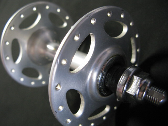 ピスト・競輪/NJS認定shimano【旧DURA-ACE】Fラージハブ100mm ピスト・競輪/NJS認定shimano【旧DURA-ACE】Fラージハブ100mm