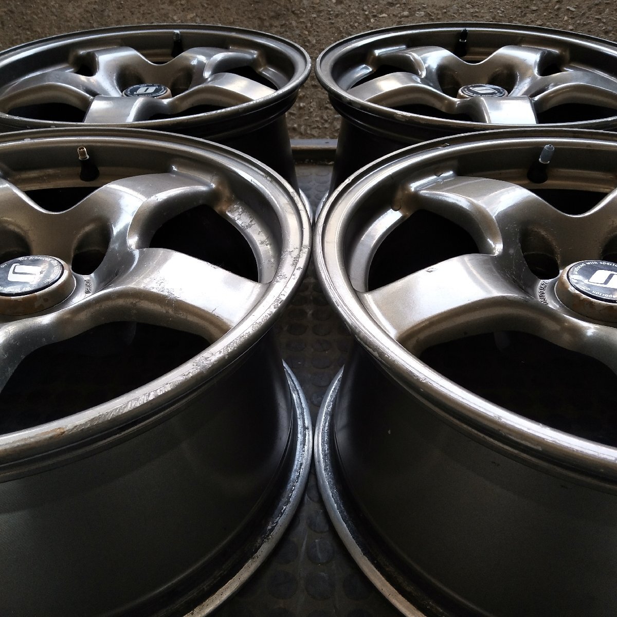 管理番号：A5-17【４本価格】【16x8J 5x114.3 ET+30 ハブ66】日産純正・スカイラインGTR BNR32等・店頭引取可能・適格請求書発行可能_画像2