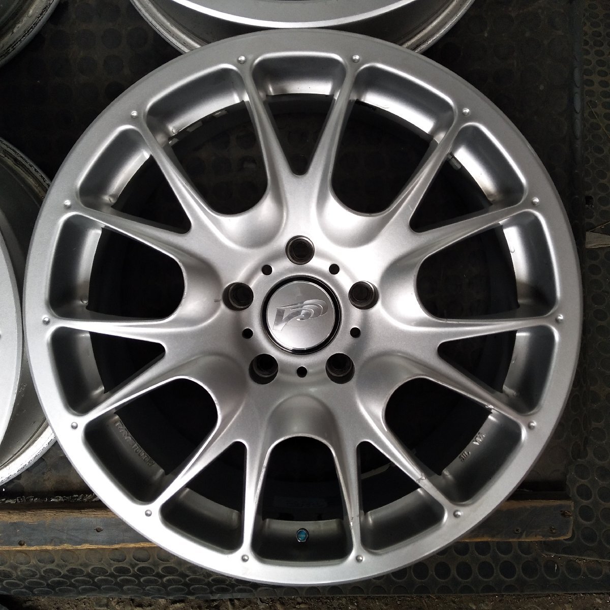 管理番号：A5-38【4本価格】【17x7J 5x114.3 ET+48 ET73】RAYS VELSUS MILLENIO・オデッセイ エスティマ等・適格請求書発行可能_画像4