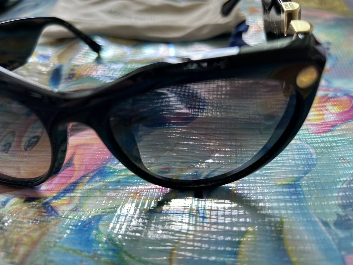  новый старый товар!!!! Louis Vuitton солнцезащитные очки ткань с футляром хорошо прочитав ставка с наилучшими пожеланиями .!!!!