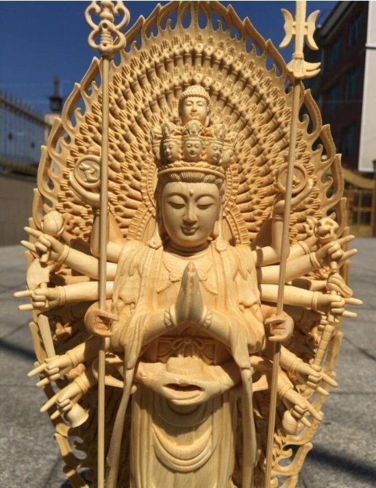  on goods / beautiful Buddhism fine art precise sculpture Buddhist image hand carving star anise pedestal . wooden thousand hand . sound bodhisattva height approximately 43cm