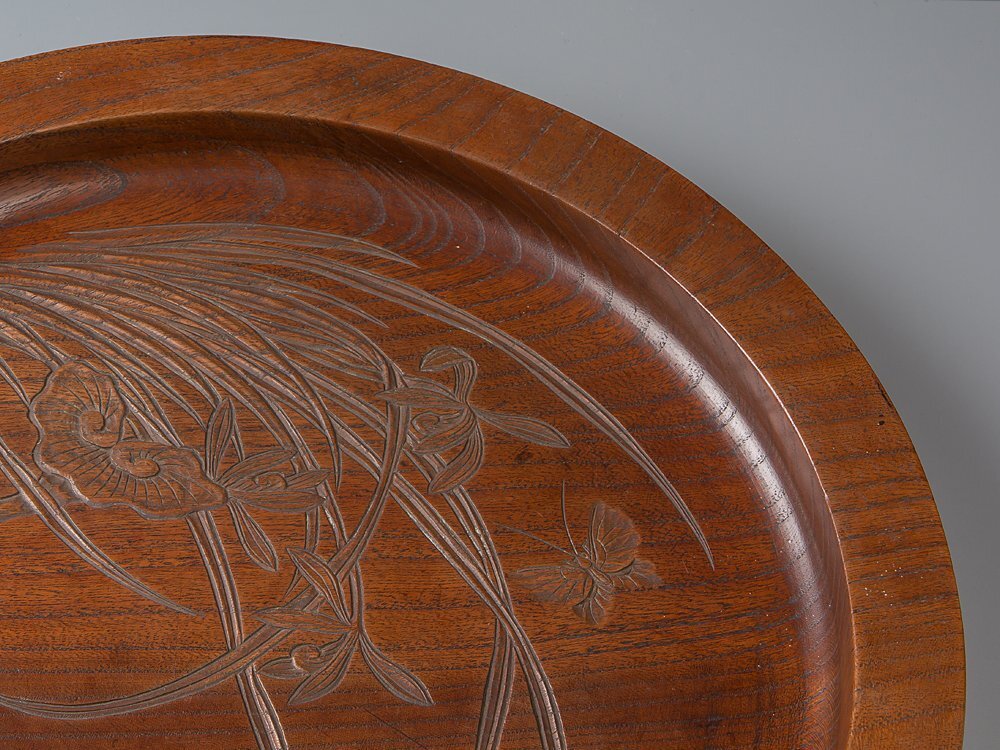 [.].. craftsman Ishii .. work zelkova spring orchid bracket fungus butterfly carving tray diameter 37cm