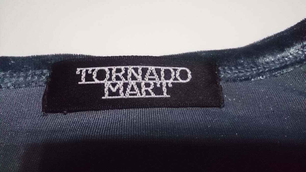 中古/レア TORNADO MART トルネードマート Vネック 光沢 ベロア/ベルベット プリント 長袖 カットソー Tシャツ 銀/濃灰 M位 _画像3