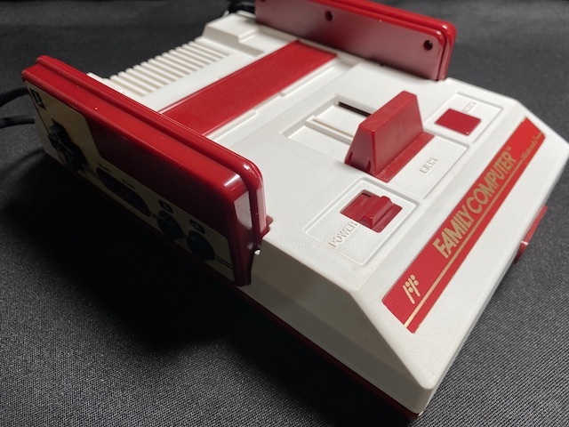 Nintendo Family computer HDMI化 カスタマイズ ファミコン ＋動作確認用ソフト（ドラゴンクエストシリーズ）４本セット [F001]_画像4