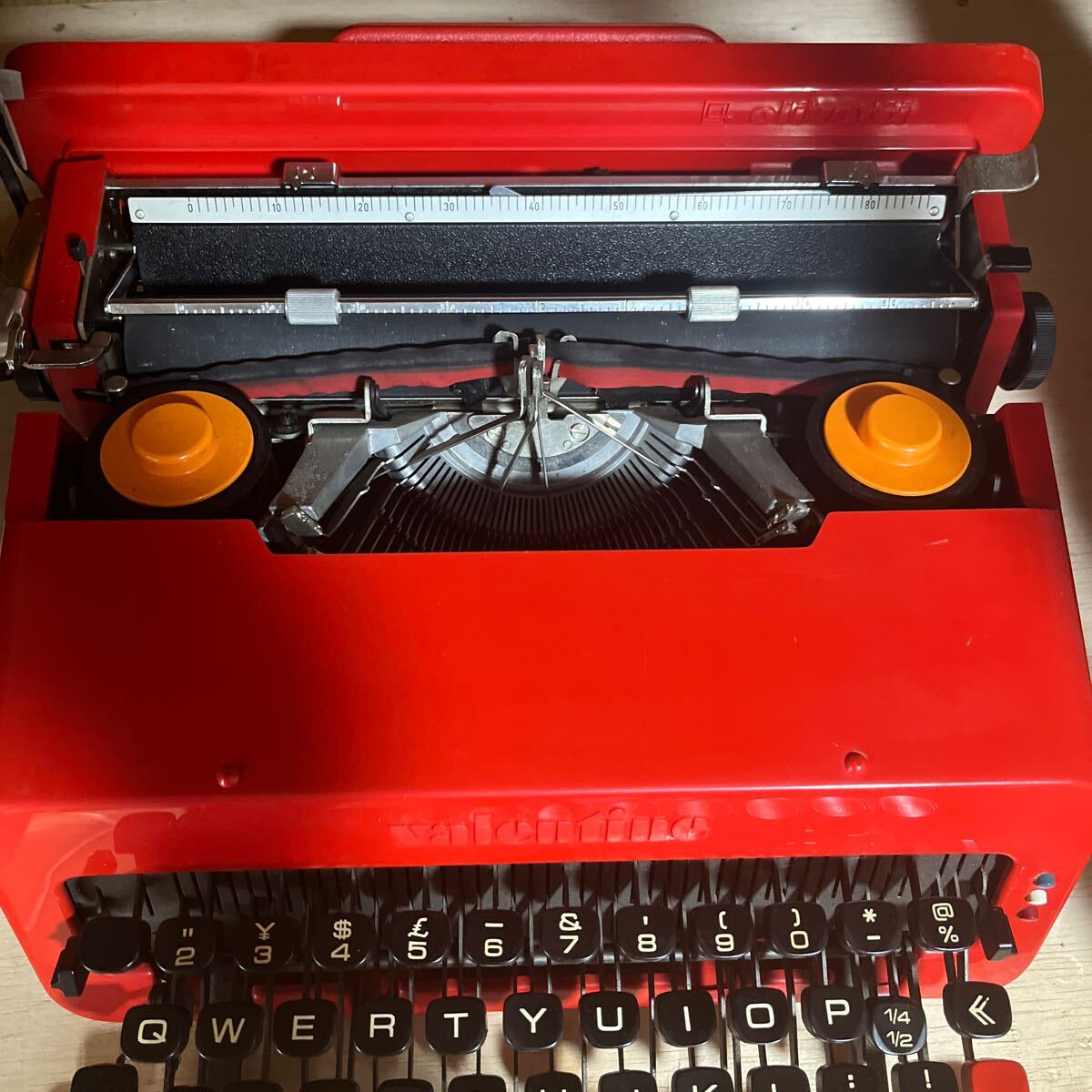 2/6 Olivetti valentine /olibeti Valentine Vintage * typewriter red bucket 