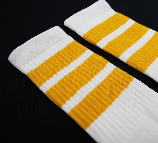 SkaterSocks (スケーターソックス) ロングソックス 靴下 Knee high White tube socks with Gold stripes style 1 (22インチ)_画像2