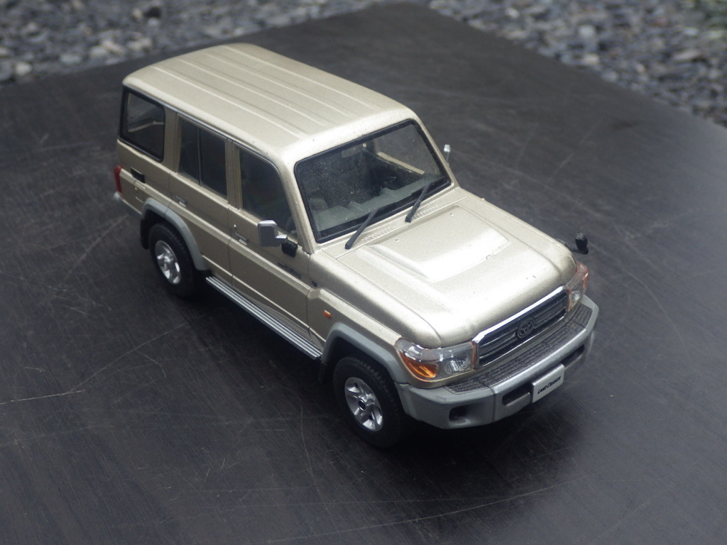 Yahoo!オークション - 『ランドクルーザー70 GRJ76K 1/30サイズ Yahoo!オークション - 『ランドクルーザー70 GRJ76K 1/30サイズ