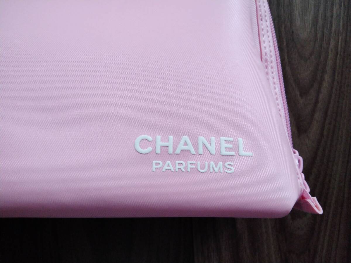 CHANEL シャネル 化粧ポーチ ピンク色 新品未使用 CHANEL シャネル 化粧ポーチ ピンク色 新品未使用