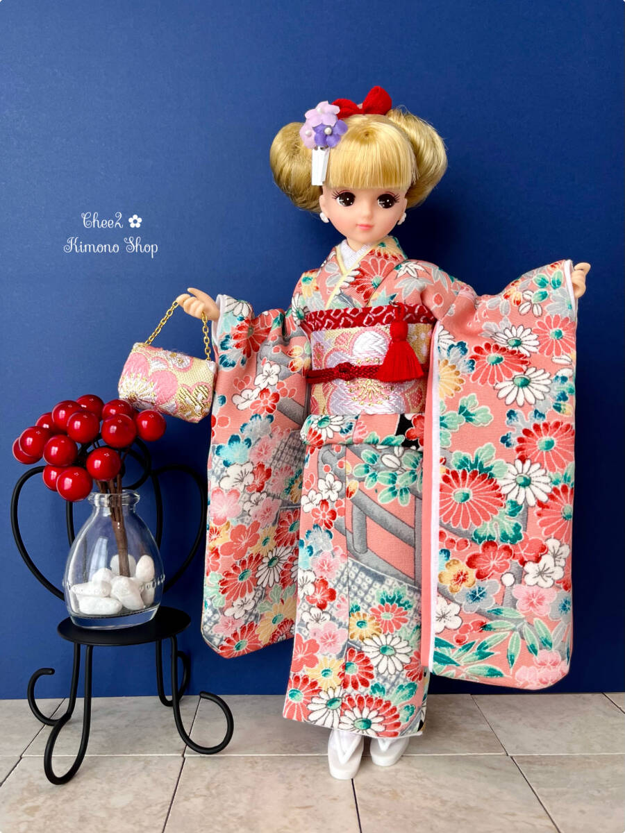 ★☆★Chee2★☆liccakimono・リカちゃん着物・振袖★正絹生地・総裏仕立て★ 桃花色・和花尽し★22cmドール★ハンドメイド★☆★_画像3