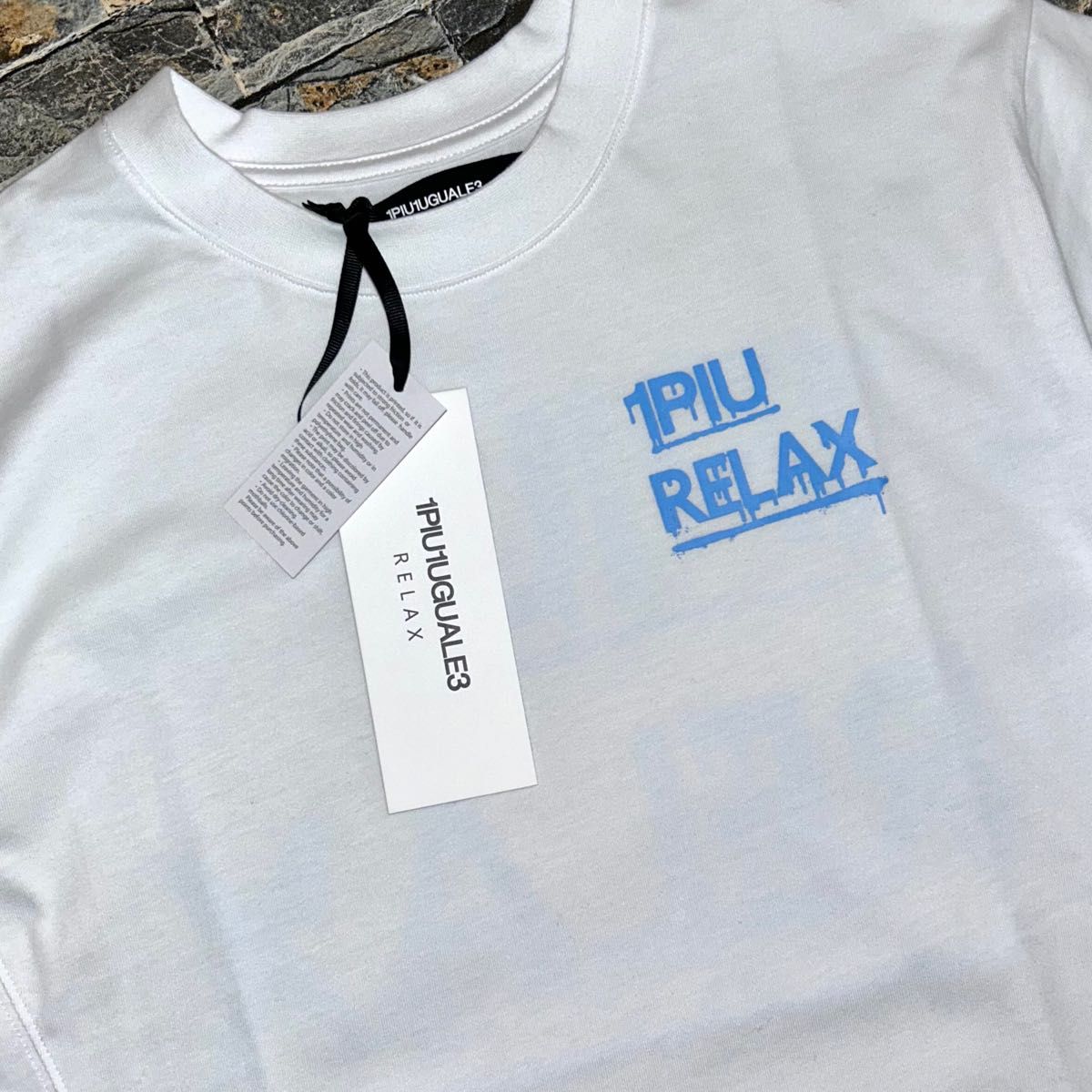 【新品】1PIU1UGUALE3 RELAX／ペインティング パックプリントロゴ Tシャツ Mサイズ 半袖