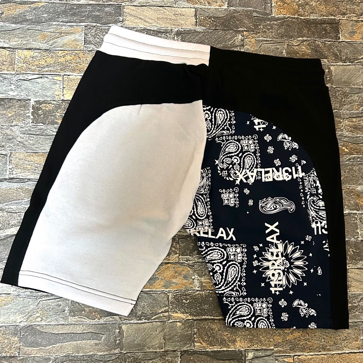 【新品】1PIU1UGUALE3 RELAX／ペイズリー ショートパンツ Lサイズ