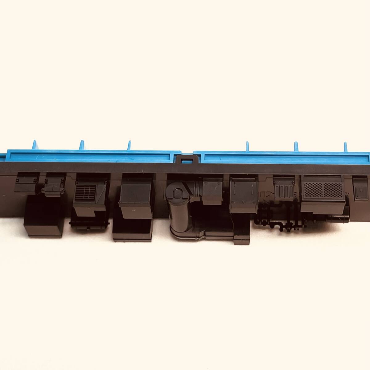 TOMIX モハ114-300用 シート+ウェイト+床板 1両分入り 98529 国鉄 115-300系近郊電車(横須賀色)増結セットからのバラシ_詳細画像です。