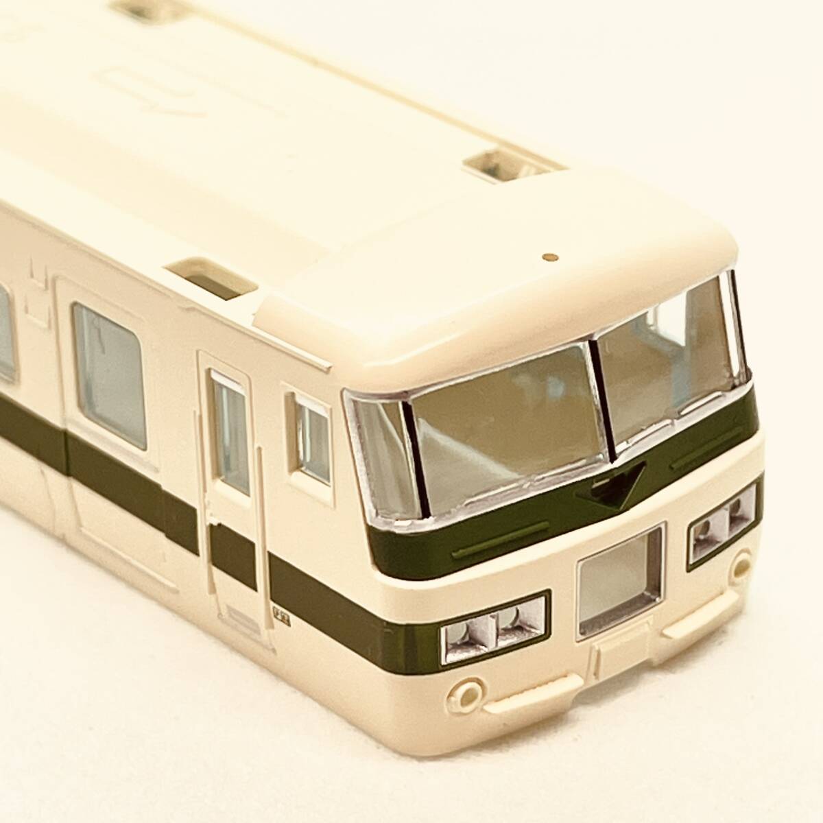 TOMIX クハ185-2 ボディ+ガラス 1両分入り 97958 JR185-0系特急電車(なつかしの新幹線リレー号)セットからのバラシ_詳細画像です。