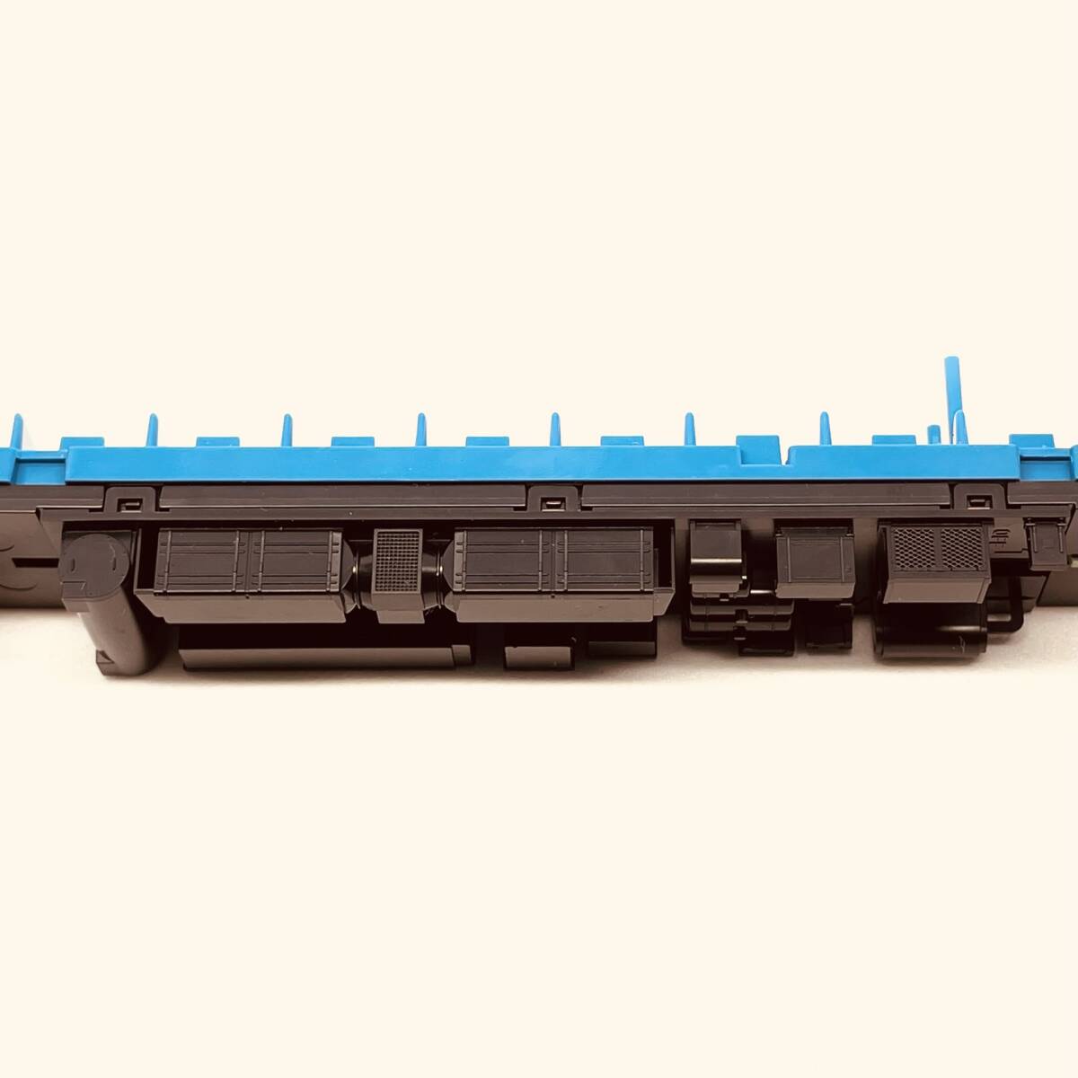 TOMIX クモハ453用 シート+ウェイト+床板 1両分入り 98520/98521 国鉄 453系急行電車(ときわ)セットからのバラシ_詳細画像です。