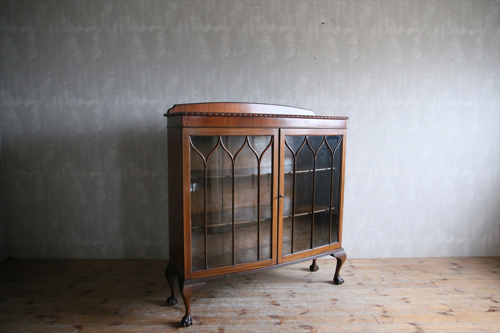  Britain antique * cat legs display cabinet / wooden book case / bookcase / cupboard / display shelf /kyu rio case / store furniture / England Vintage furniture 